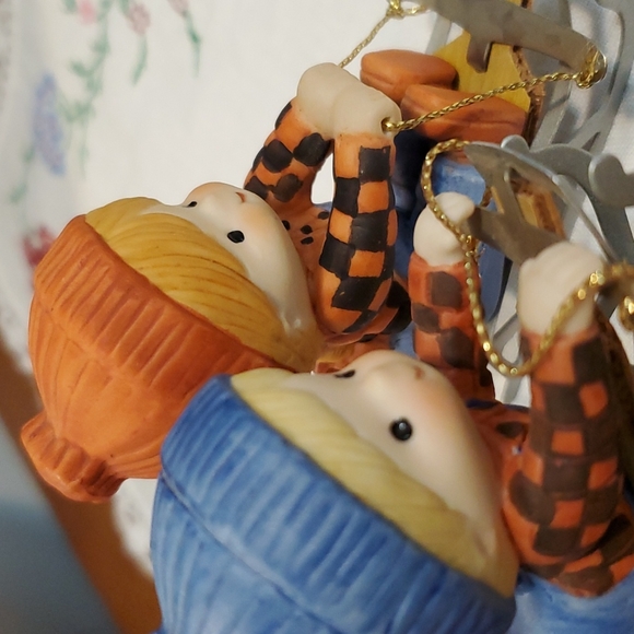 DECOR Enesco Porcelain Adorable 1981 Porcelain 2 Country Cousins Boy & Girl - Picture 3 of 16